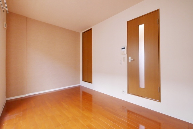 レジデンス綱島上町の寝室|モニタ付きインターホン付きの寝室♪