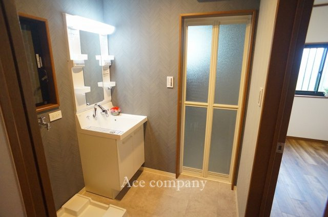 【ランドリースペース】 | 東大阪市稲葉1丁目 | 洗面台・洗濯パン新調です☆