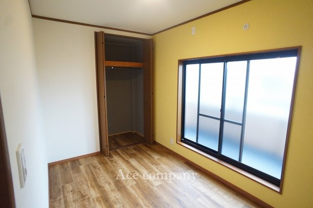 【子供部屋】 | 東大阪市稲葉1丁目 | 【3階：東側洋室5帖】バルコニーに面したお部屋☆クローゼット完備です♪