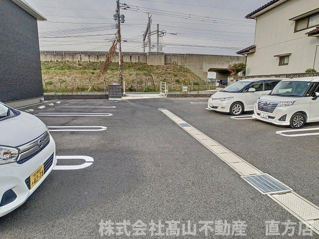 レジデンス木屋瀬Ａの駐車場