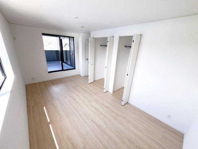 クレイドルガーデン和歌山市北出島第１　１号棟の洋室