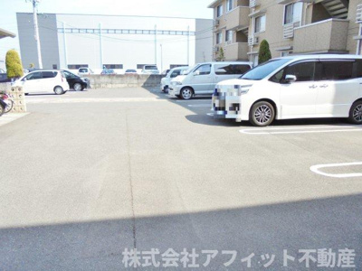 【駐車場】 | クリスタルガーデンⅤ