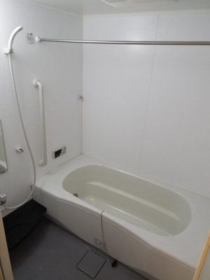 【浴室】 | クリスタルガーデンⅤ | 浴室乾燥機換気