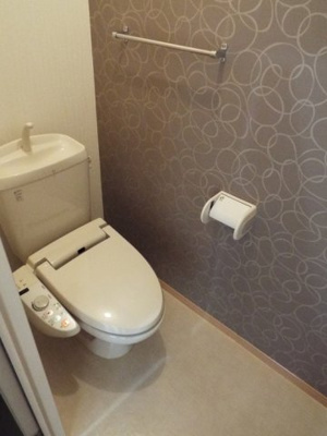 【トイレ】 | クリスタルガーデンⅤ | 温水洗浄暖房便座