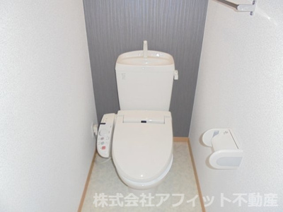 【トイレ】 | クリスタルガーデンⅤ | 温水洗浄暖房便座