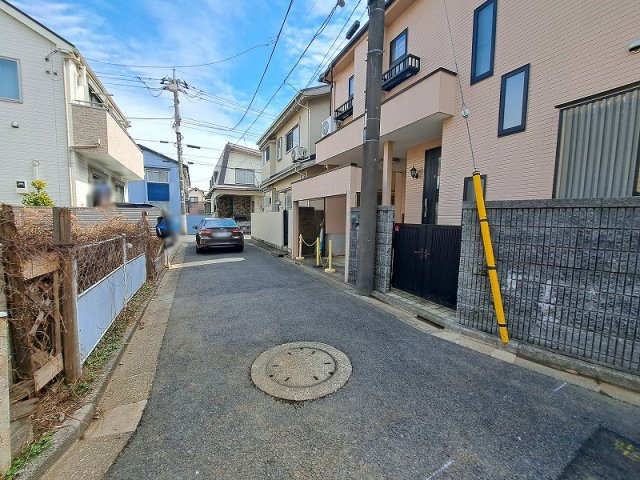 【前面道路含む現地写真】 | 練馬区大泉学園町6丁目　新築一戸建住宅　全1棟　(保谷店) | 緑豊かな住宅地でのびのびとした暮らし。