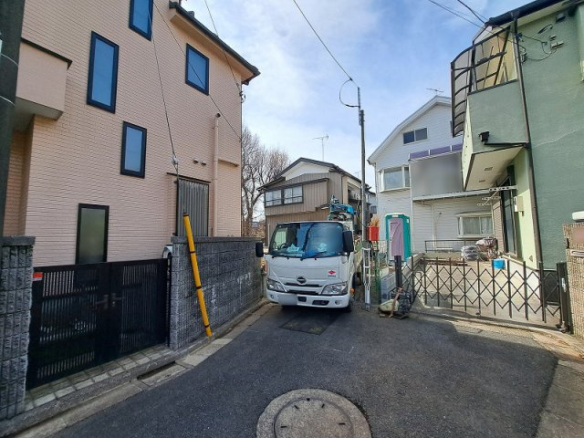 【外観】 | 練馬区大泉学園町6丁目　新築一戸建住宅　全1棟　(保谷店) | 全面道路は行き止まりの為、車の出入りが少なく安心です。