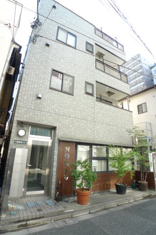 落ち着いた雰囲気の外観です