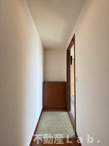 メゾンドオーブの玄関|※反転タイプのお写真です。