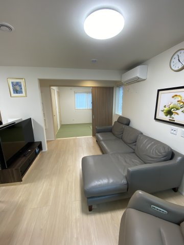 野田市岩名　中古戸建ての居間・リビング|笑い声が絶えないリビング