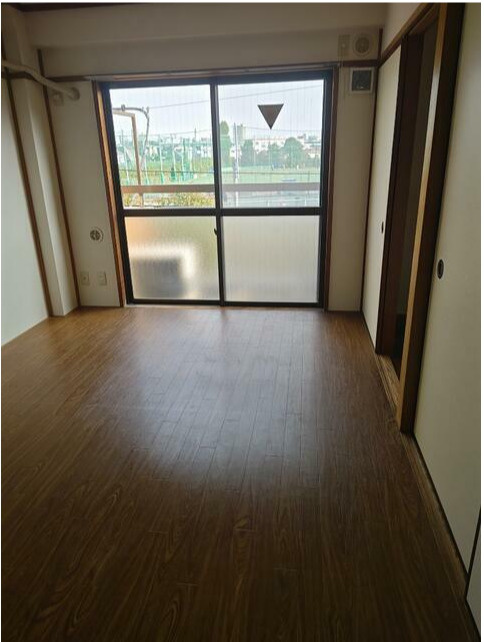 コーポオリトミの居間・リビング