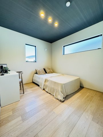 THE SHONAN COURT — 東海岸南の私邸の洋室