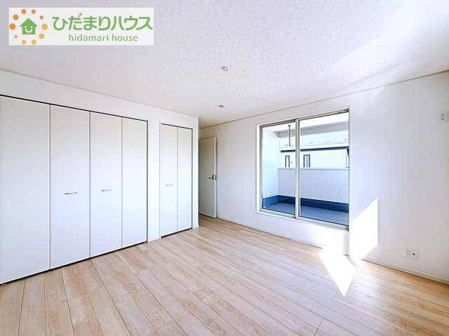 【寝室】 | つくば市台町第3　新築戸建　1号棟 | 大きなベッドを置いても余裕の広さの主寝室♪