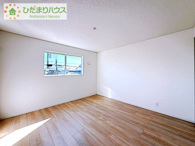 【寝室】 | つくば市台町第3　新築戸建　1号棟 | バルコニーに面していて、たっぷり光りの入る明るい主寝室です！
