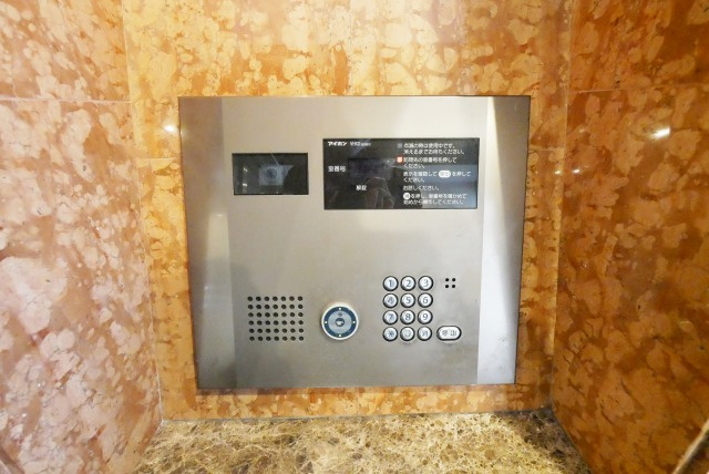 ゼニスレジデンス難波南のロビー