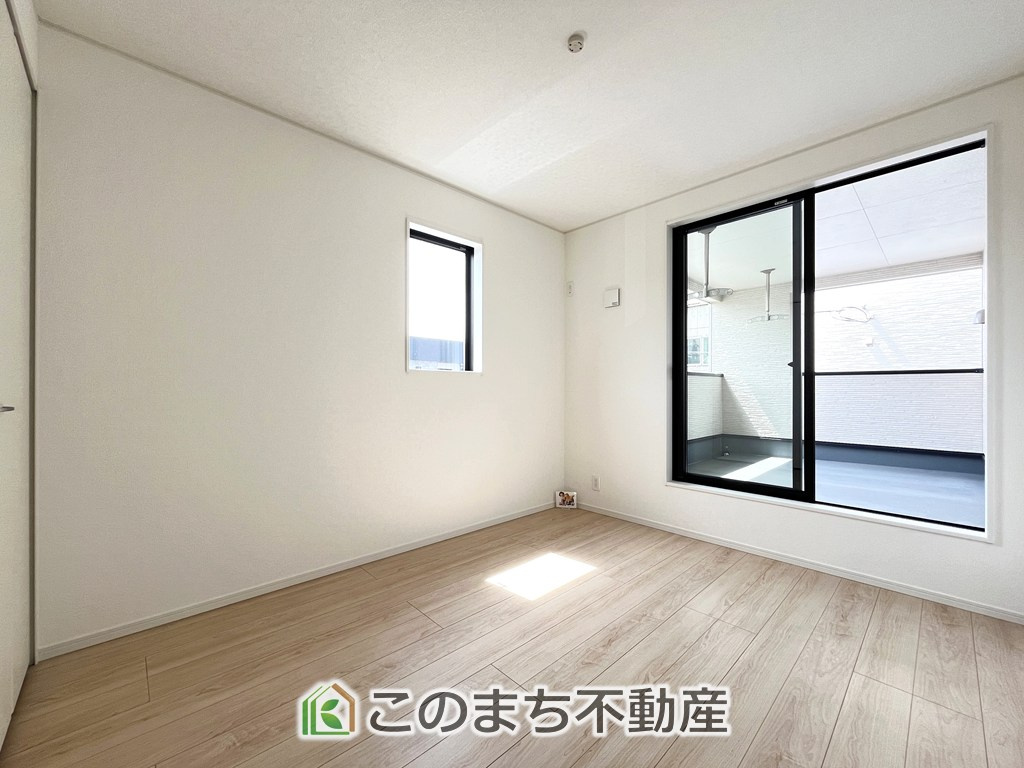 CRADLEGARDEN小山市横倉第4の洋室|南向きで陽当たりの良い洋室♪風通しもよく快適です☆
