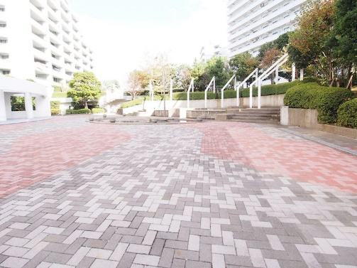 敷地内の広場