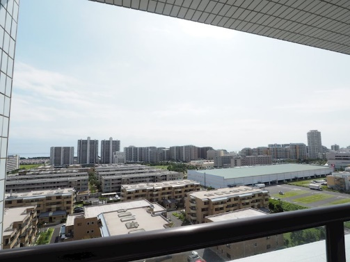 バルコニーからの景色は遮るものがなく、開放的です。