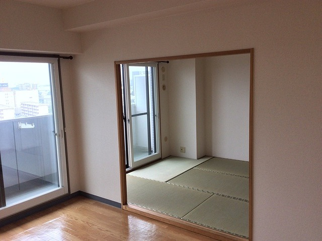 ロイヤルステージ本千葉の和室