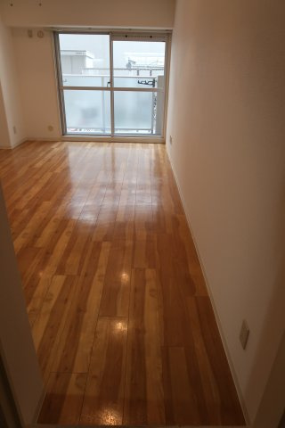 ルモン東梅田の居間・リビング