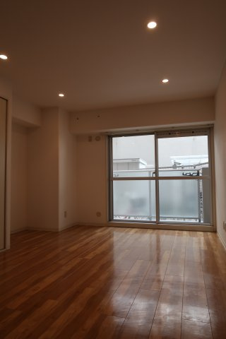 ルモン東梅田の居間・リビング