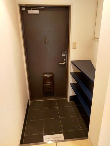 ルモン東梅田の玄関