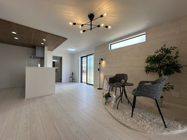 明石市大道町１丁目新築戸建の居間・リビング