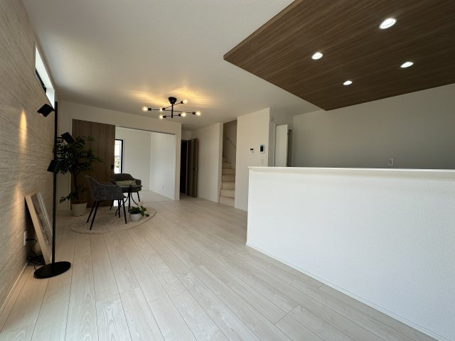 明石市大道町１丁目新築戸建の居間・リビング