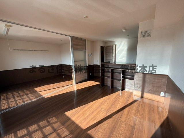 都城市上川東４丁目のアパートの洋室