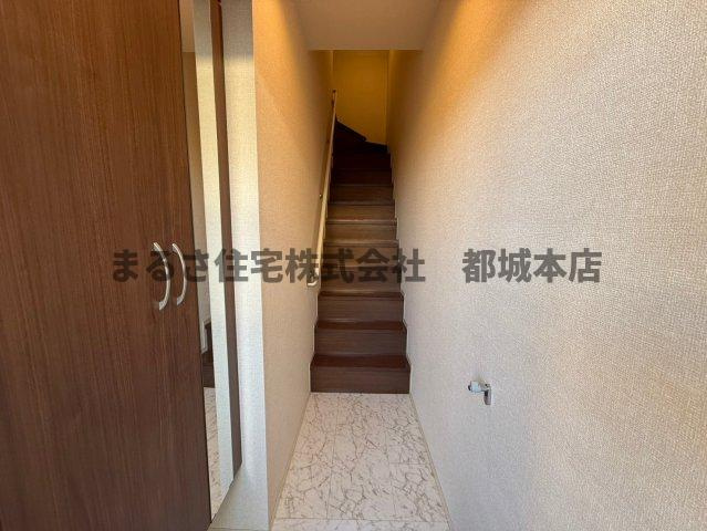 都城市上川東４丁目のアパートの内装