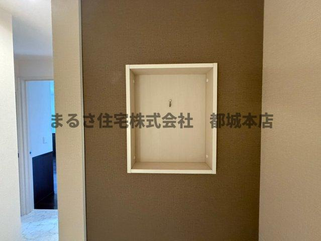 都城市上川東４丁目のアパートの収納
