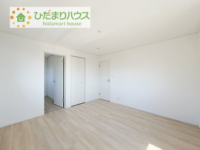 【寝室】 | つくば市台町第3　新築戸建　2号棟 | ゆとりのある主寝室！ご家族全員で寝れちゃいます♪