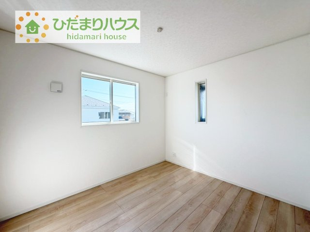 【洋室】 | つくば市台町第3　新築戸建　2号棟 | 天井の高い洋室♪ゆっくりと過ごせる大人のくつろぎ空間！