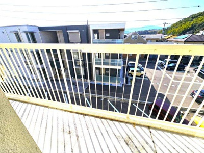 【バルコニー】 | 矢田マンション | バルコニーからの眺めを楽しみながら食事をしませんか