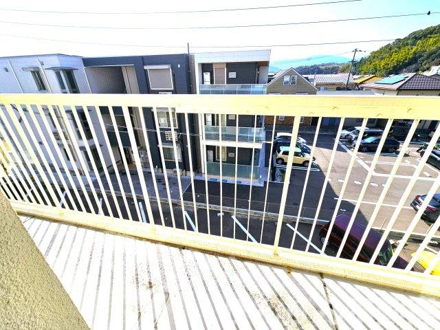 【バルコニー】 | 矢田マンション | バルコニーからの眺めを楽しみながら食事をしませんか
