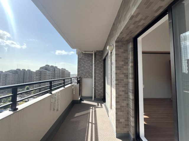 笑顔サンサン♪太陽サンサン♪【リノベ／サン・ステージ緑園都市東の街九番館】のバルコニー