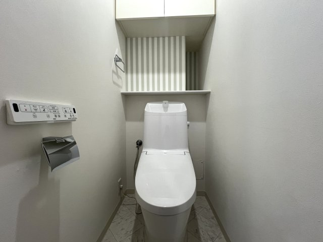 笑顔サンサン♪太陽サンサン♪【リノベ／サン・ステージ緑園都市東の街九番館】のトイレ