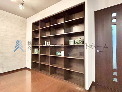【その他】 | アスタプラザウエスト | リビングにおしゃれな本棚付き♪