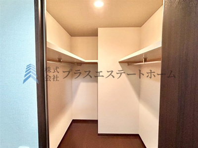 【その他】 | アスタプラザウエスト | WIC2か所♪型崩れを避けたい服からシーズンオフの衣類まで、ハンガーでたっぷり収納できます♪