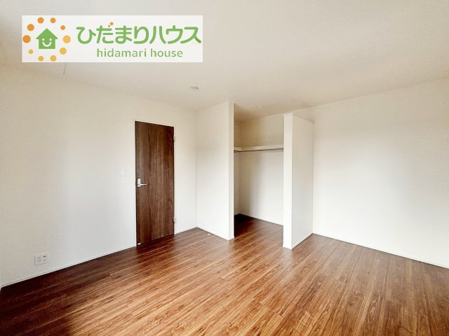 【寝室】 | 第2土浦市並木　新築戸建　1号棟 | 広めの主寝室は、ベッドの他にもパソコンデスクやドレッサーなども置けちゃいます(*^-^*)