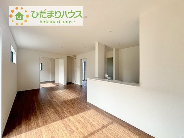 【居間・リビング】 | 第2土浦市並木　新築戸建　1号棟 | お子様が元気に遊べる広々としたリビングです！