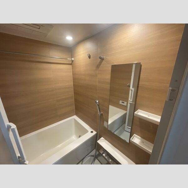 プレミアム菱屋西の浴室
