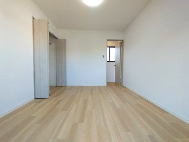 緑区砂田一丁目　売戸建の洋室|ゆったり居室全部屋6帖以上！
