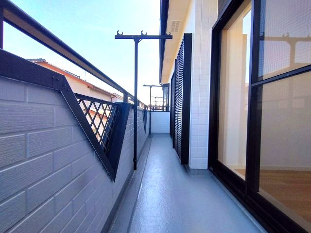 緑区砂田一丁目　売戸建のバルコニー|南面バルコニーにつき洗濯物がよく乾きます！