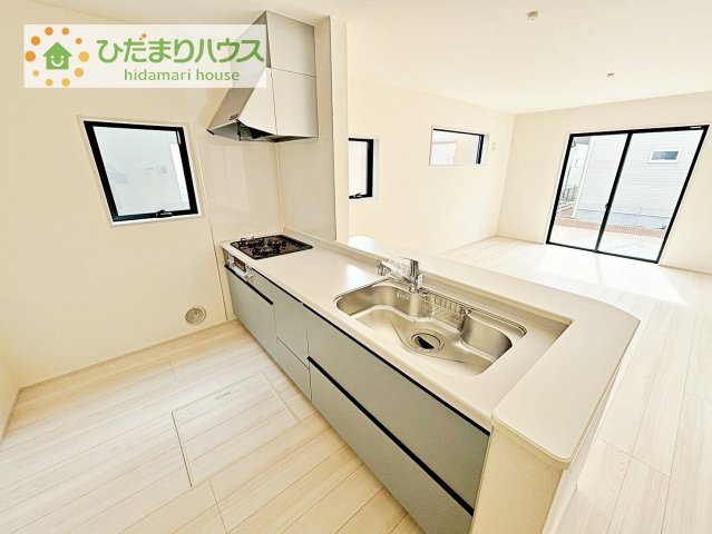【キッチン】 | 第2土浦市並木　新築戸建　3号棟 | 3口コンロでお料理する時間も短くなりそうですね(*‘∀‘)