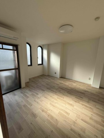 アインビルマンションの洋室|きれいな洋室です
