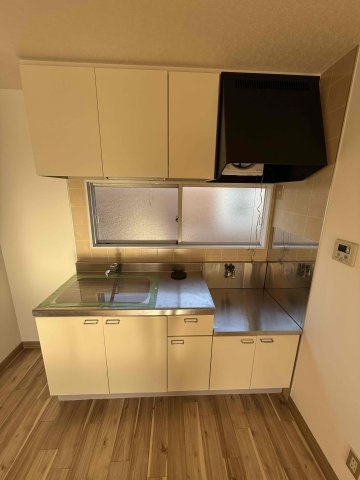 今治市立花町１丁目のアパートのキッチン|キッチンです