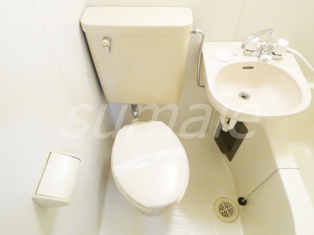 ホワイトローズのトイレ|3点ユニットバスのトイレです☆