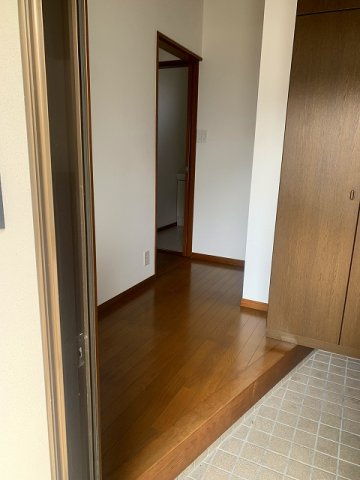 ※商談中【No.7472】緑ヶ丘3丁目/2SLDK/バリアフリーの玄関|玄関です