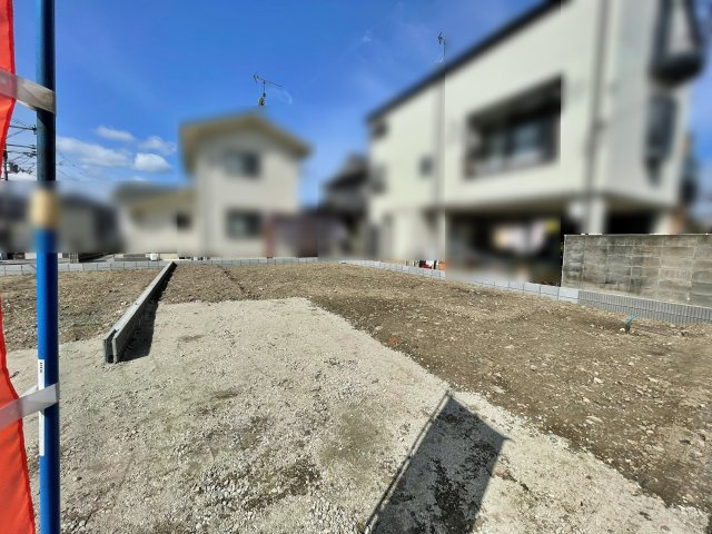 新築戸建　ブルーミングガーデン篠町野条イカノ辻南の前面道路含む現地写真